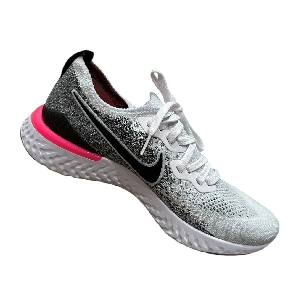Women’s Nike Flyknit Running Shoes - Picture 6 of 8